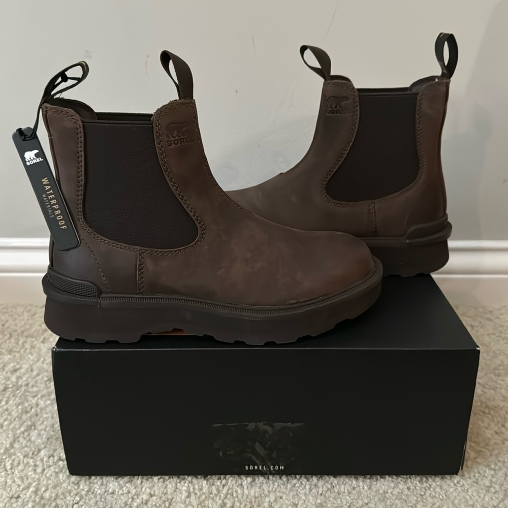 Brand New - Sorel Hi-Line Chelsea Boot in Tobacco / Blackened Brown - Size 6.5